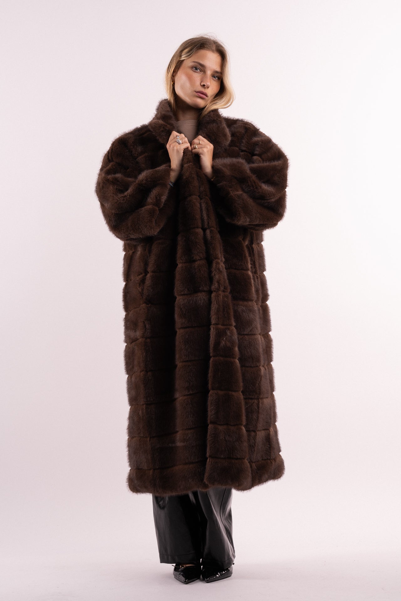 LORELLA 25 Mantel